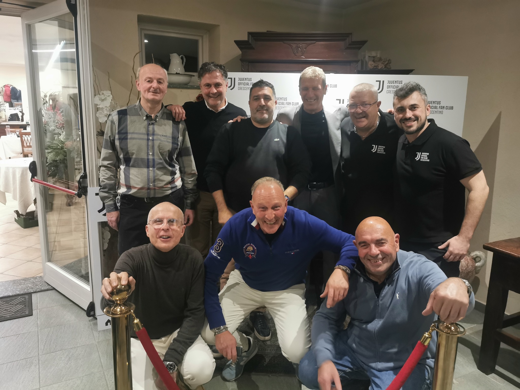 Articolo La Sesia Una cena sociale con Franco Leonetti, Massimo Carrera, Valerio Remino e Sergio Brio
